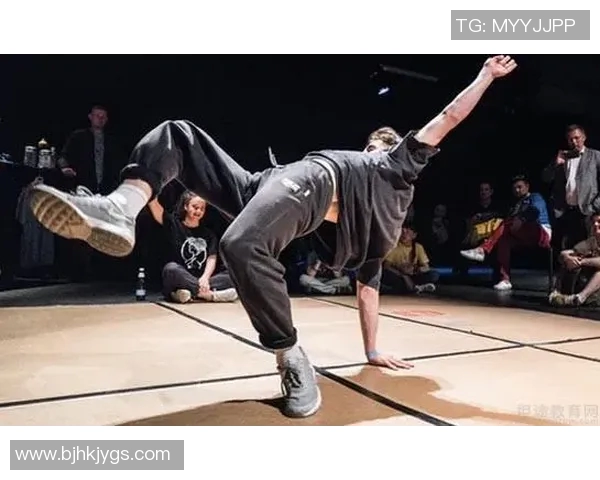 重庆街舞队在攀岩联赛中的速度表现分析与精彩瞬间回顾 重庆街舞队在攀岩联赛中的速度表现分析与精彩瞬间回顾